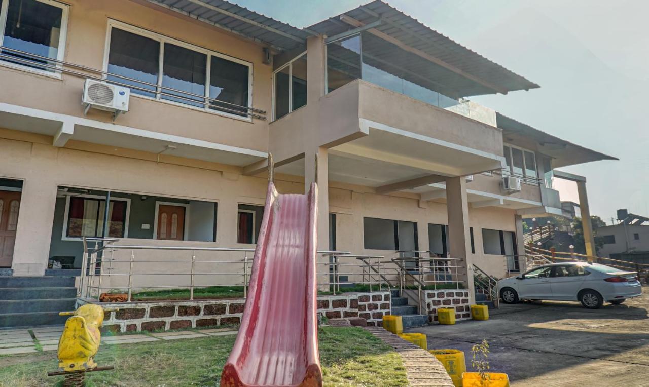 Paradise Hotel